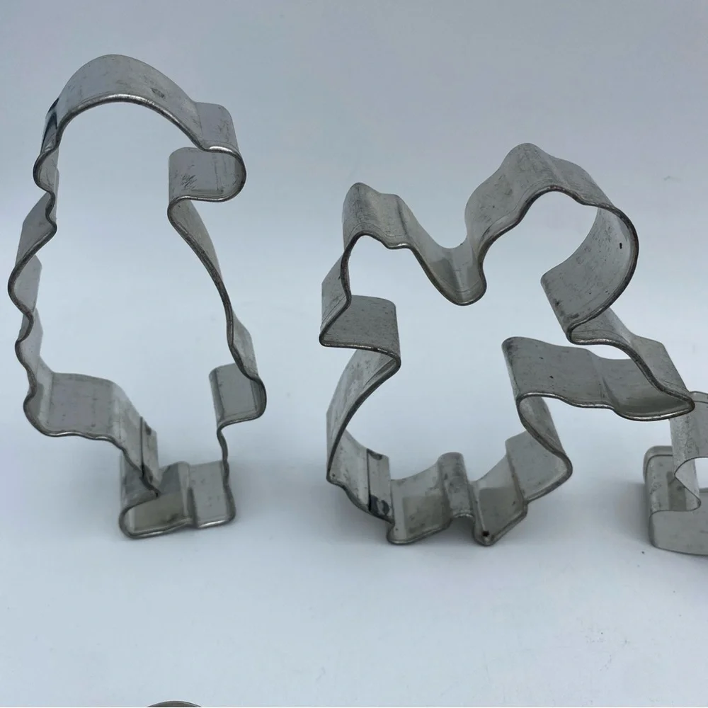VTG Lot Of 10 Aluminum Metal Cookie Biscuit Cutters Santa Tree Angel Rabbit Bell